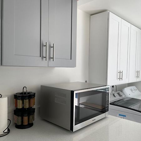 New Spacious House In Anaheim Near Disneyland-Knott In Without Backyard In The Same Lot Of 3 Separate Properties Exteriör bild
