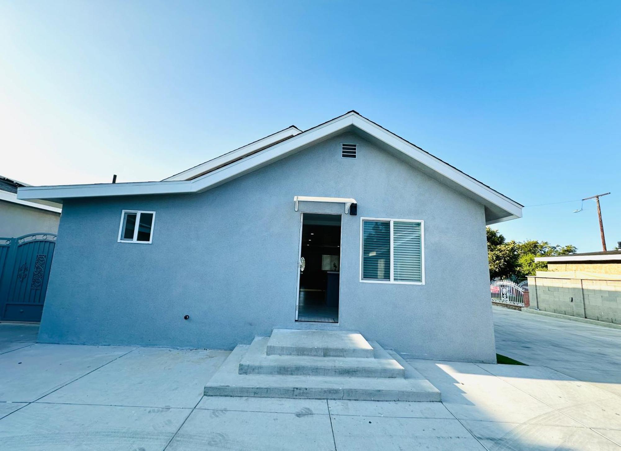New Spacious House In Anaheim Near Disneyland-Knott In Without Backyard In The Same Lot Of 3 Separate Properties Exteriör bild
