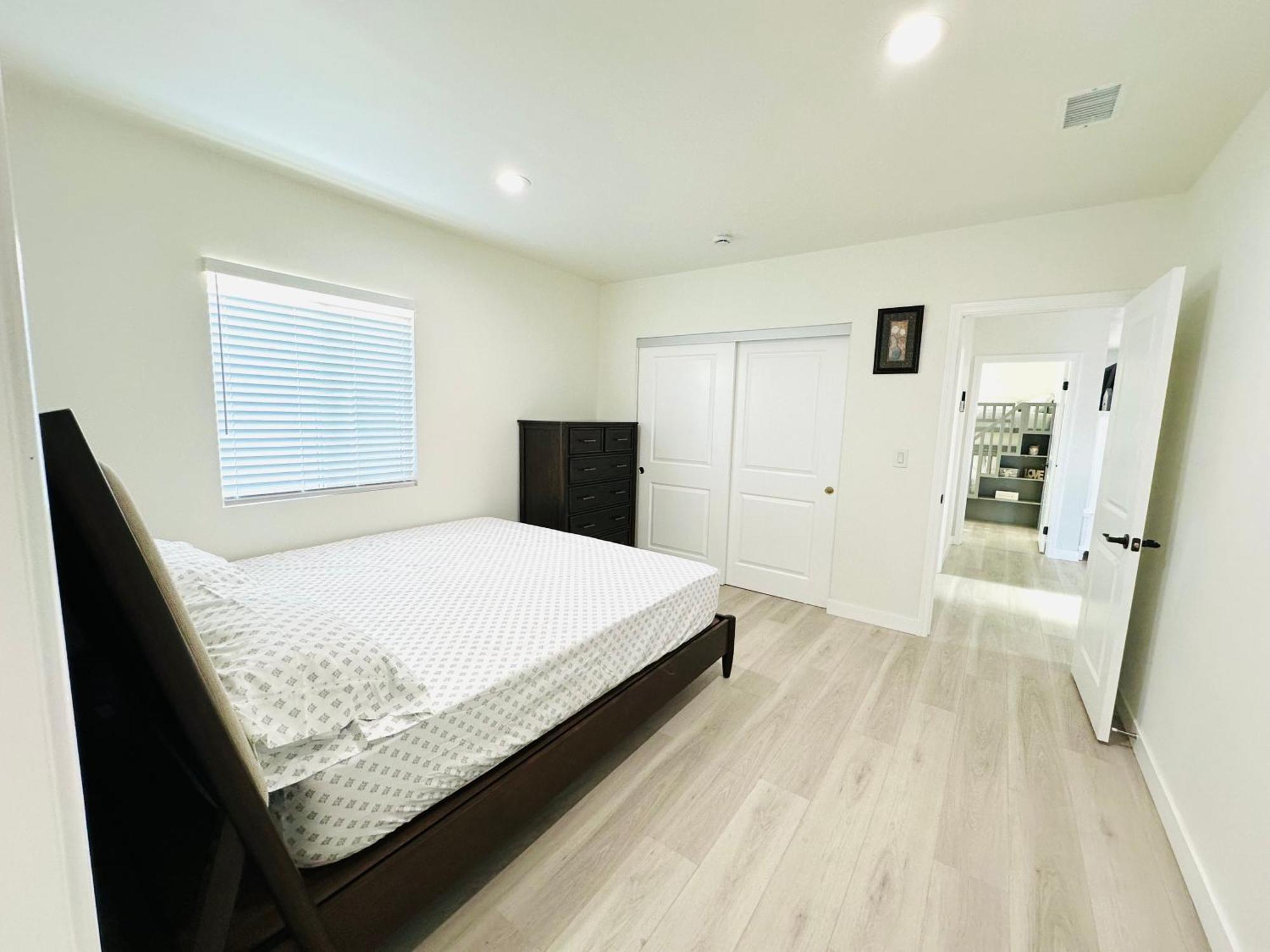 New Spacious House In Anaheim Near Disneyland-Knott In Without Backyard In The Same Lot Of 3 Separate Properties Exteriör bild