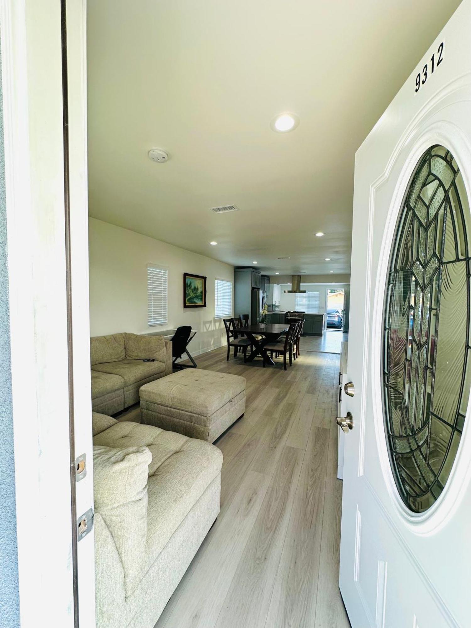 New Spacious House In Anaheim Near Disneyland-Knott In Without Backyard In The Same Lot Of 3 Separate Properties Exteriör bild