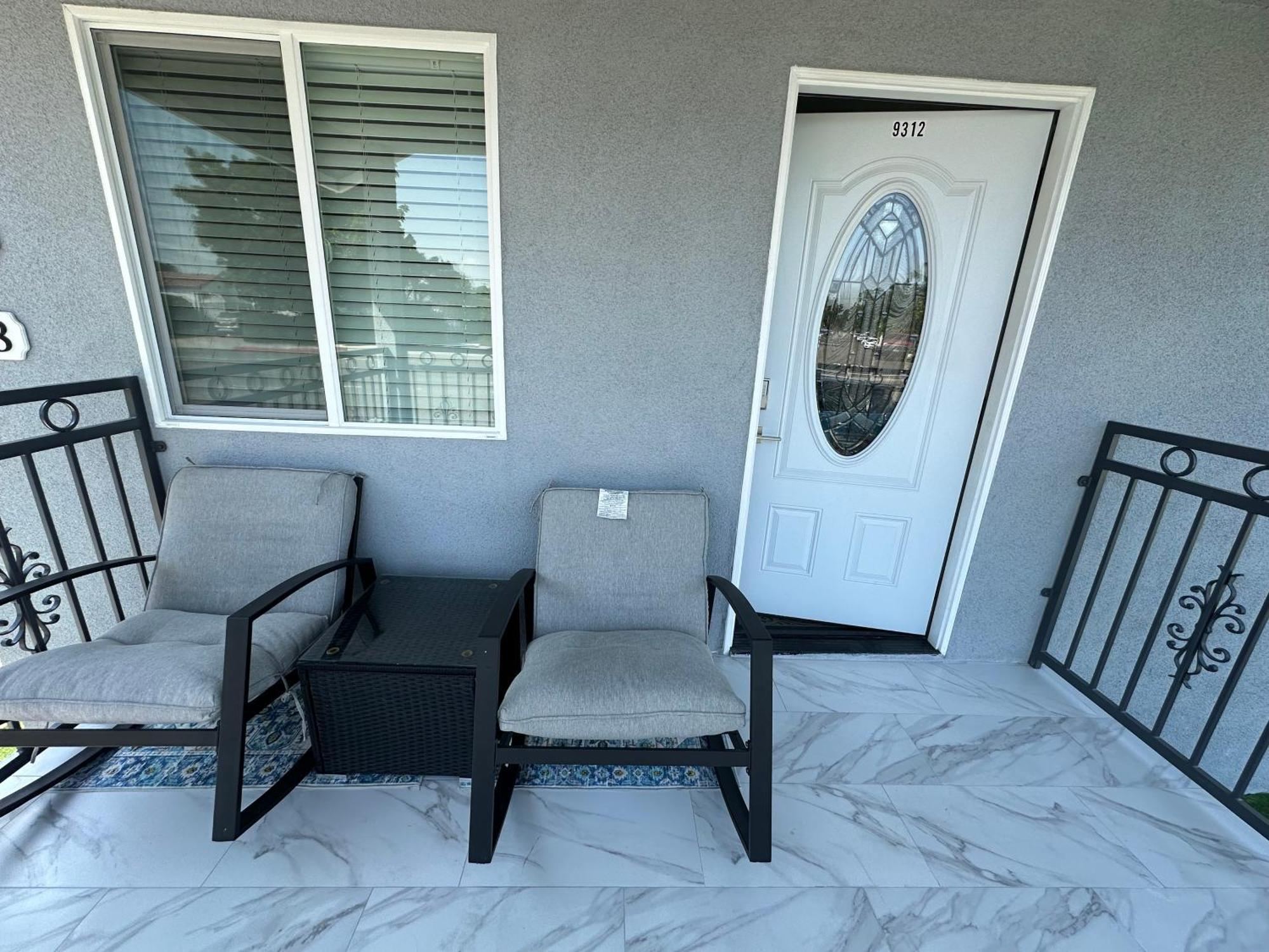 New Spacious House In Anaheim Near Disneyland-Knott In Without Backyard In The Same Lot Of 3 Separate Properties Exteriör bild